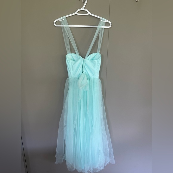 Surreal Lace-Up Back Tulle Midi Dress - Selfie Leslie - Picture 6 of 8